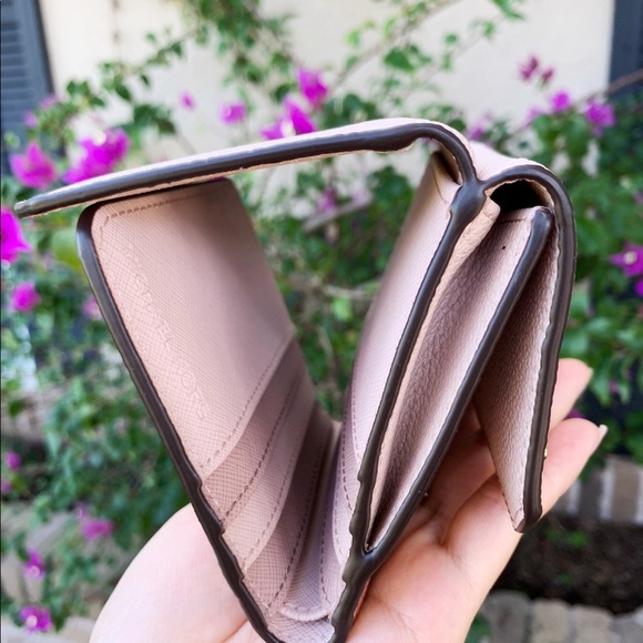 👜💕NWT Michael Kors Trifold Wallet Rose - Picture 4 of 7